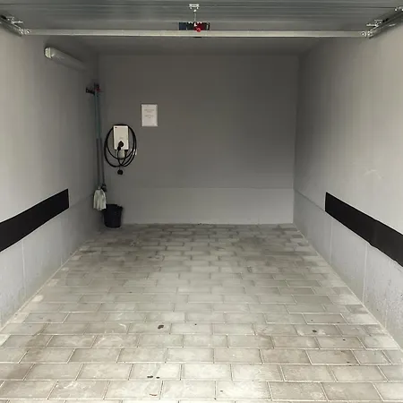 - A - Wohnraum Auf Zeit Apartment *