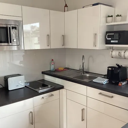 - A - Wohnraum Auf Zeit Apartment